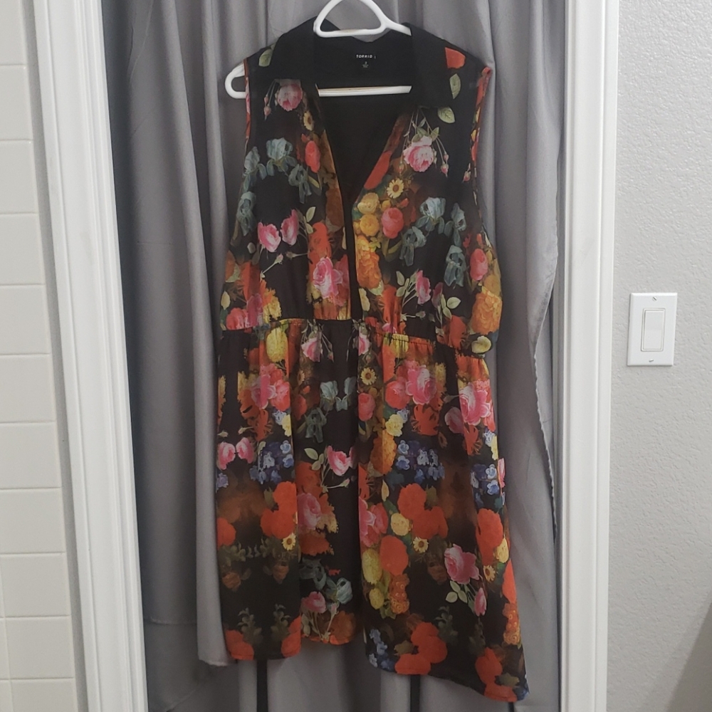 Torrid dress - floral strapless